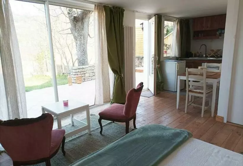 ペンション 1001 Ocres