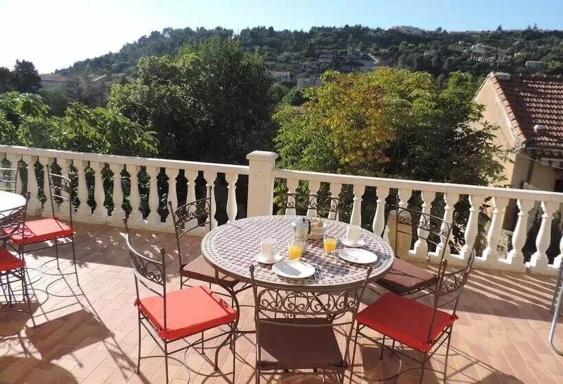 ペンション 1001 Ocres