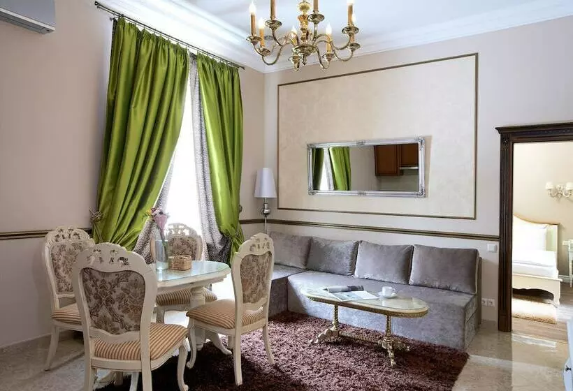 Theatre Boutique Apart