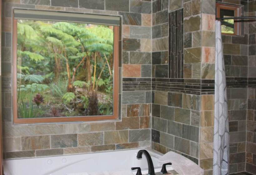 Volcano Rainforest Lodge