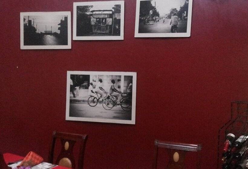 White Castle Hotel Arua