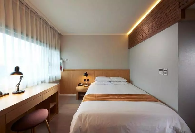 בית מלון כפרי Jeju Marina