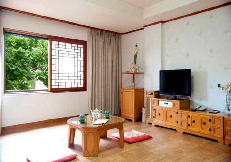 فندق Onyang Hot Spring