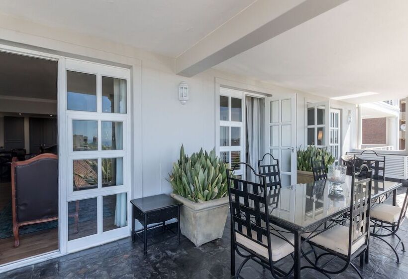 ホテル Romney Park Luxury Apartments