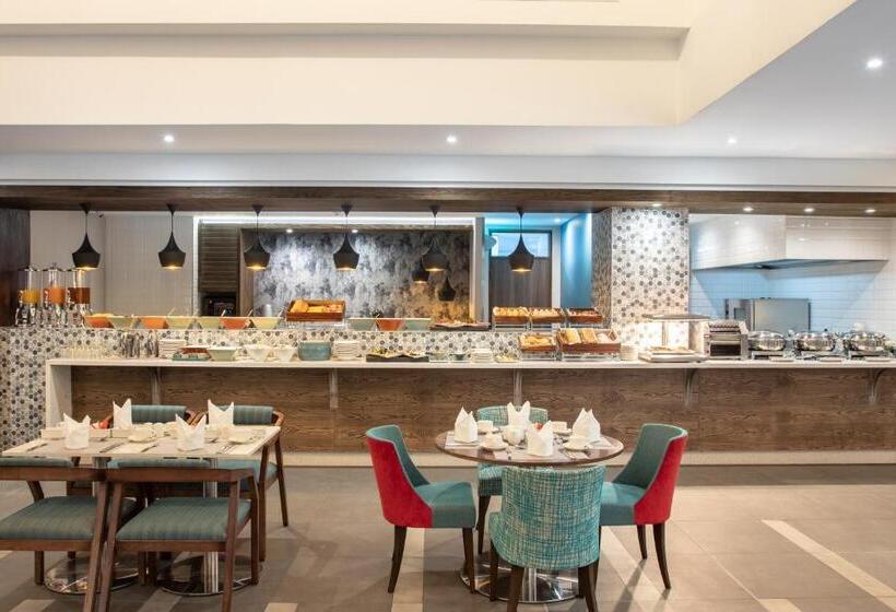 Отель Town Lodge Johannesburg Airport