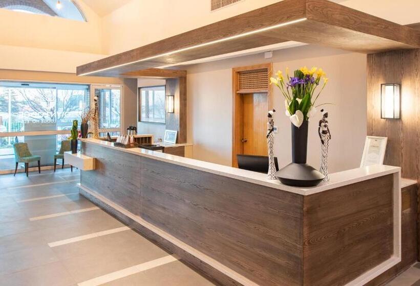 Отель Town Lodge Johannesburg Airport