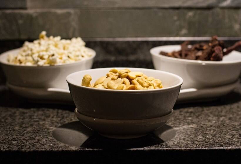 Отель Town Lodge Johannesburg Airport