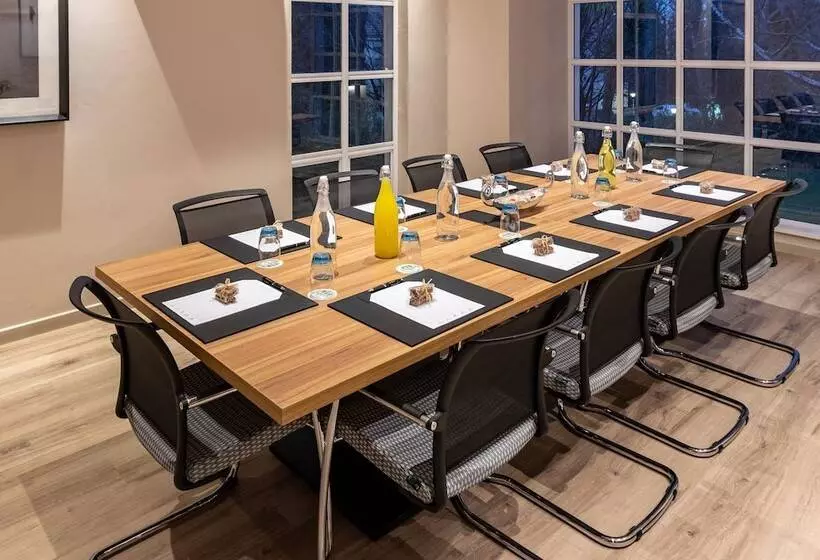 ホテル Town Lodge Johannesburg Airport