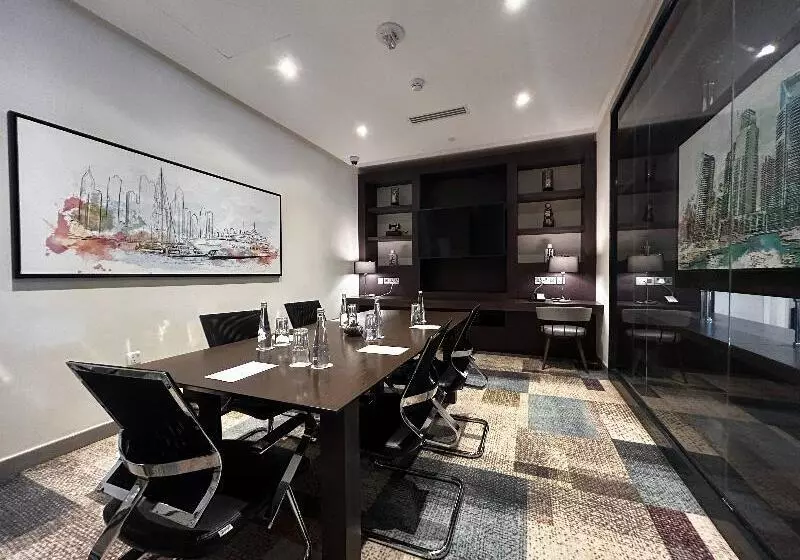 هتل Hampton By Hilton Dubai Al Barsha