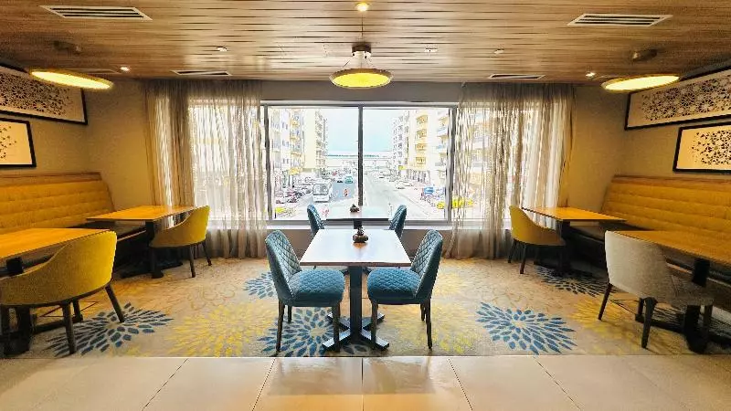 هتل Hampton By Hilton Dubai Al Barsha