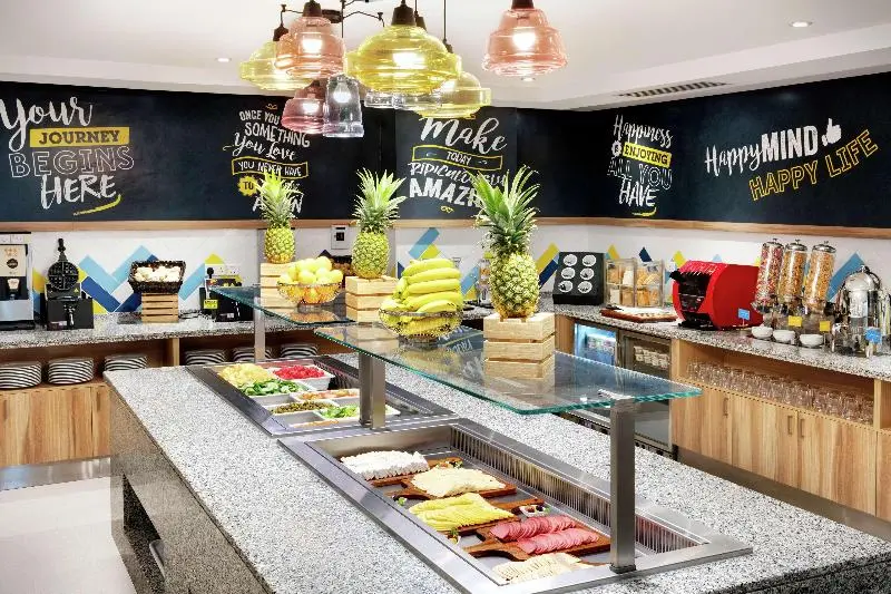 هتل Hampton By Hilton Dubai Al Barsha