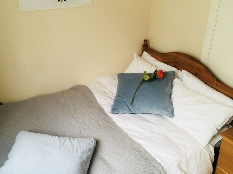 Отель Little Western Spa Brighton Beach Apartments