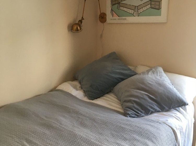 Отель Little Western Spa Brighton Beach Apartments