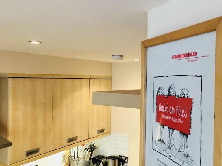 Отель Little Western Spa Brighton Beach Apartments