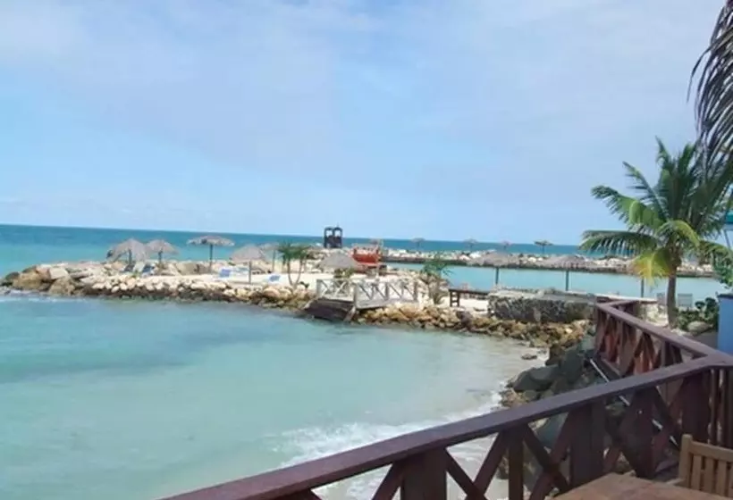 هتل Northshore Seaside Suites