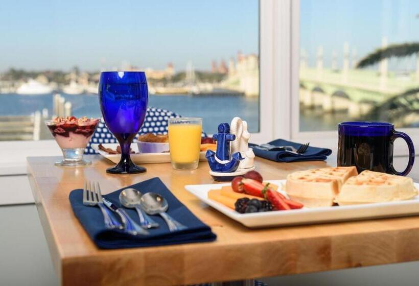 Marker 8 Hotel And Marina