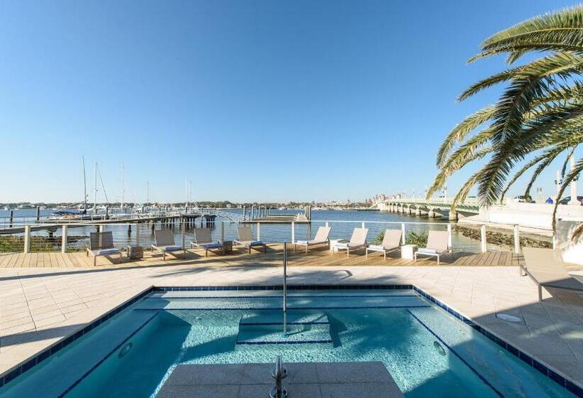 Marker 8 Hotel And Marina