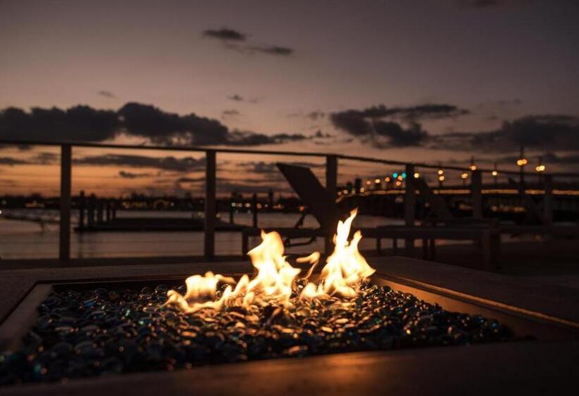 Marker 8 Hotel And Marina