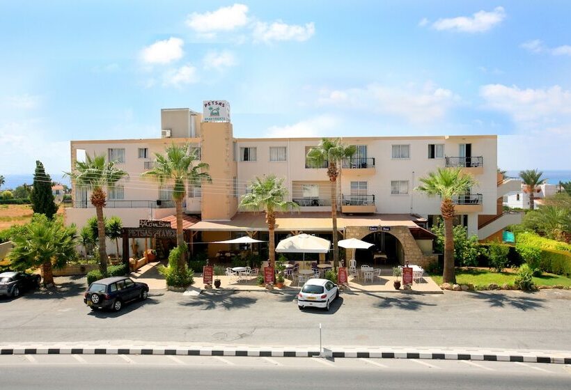 Petsas Apartments & Tavern