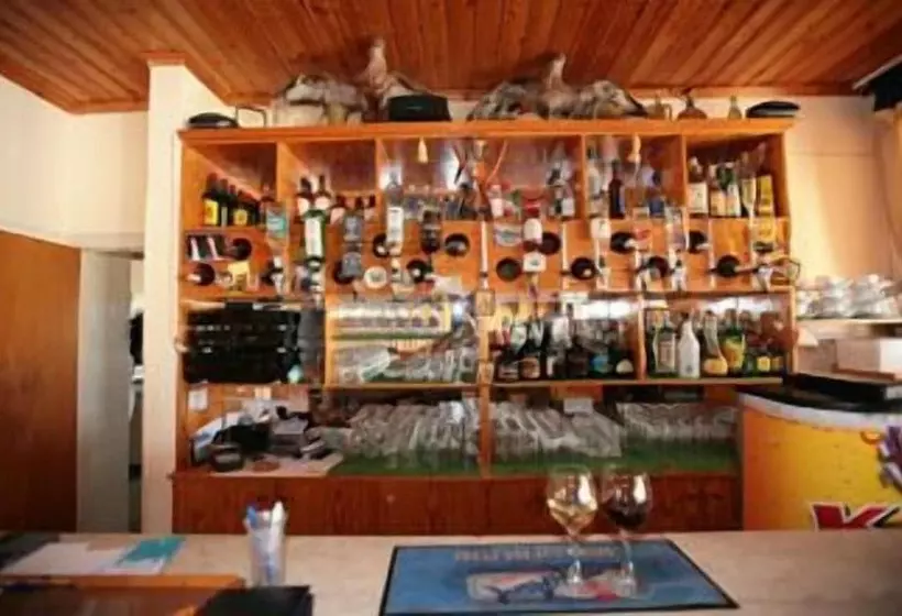 Petsas Apartments & Tavern