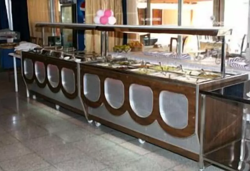 Petsas Apartments & Tavern