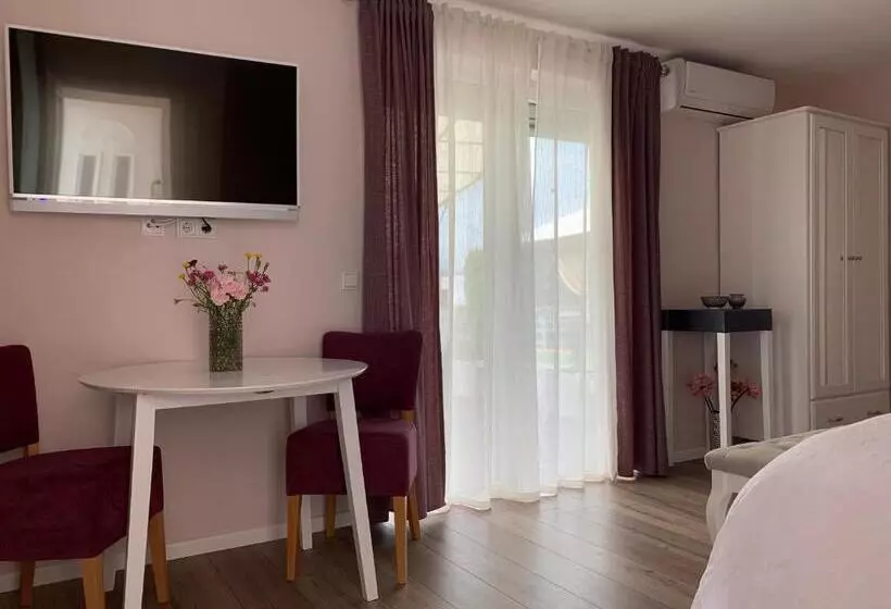 Pool Apartments Plitvice Lakes