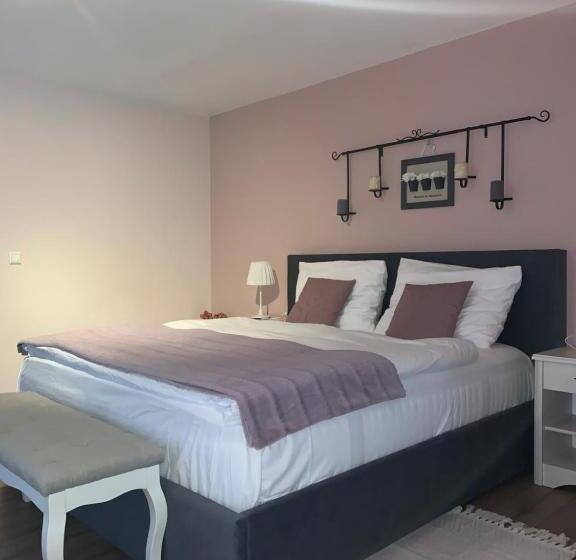 Pool Apartments Plitvice Lakes