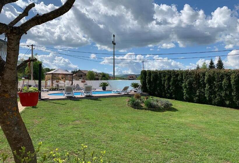 Pool Apartments Plitvice Lakes