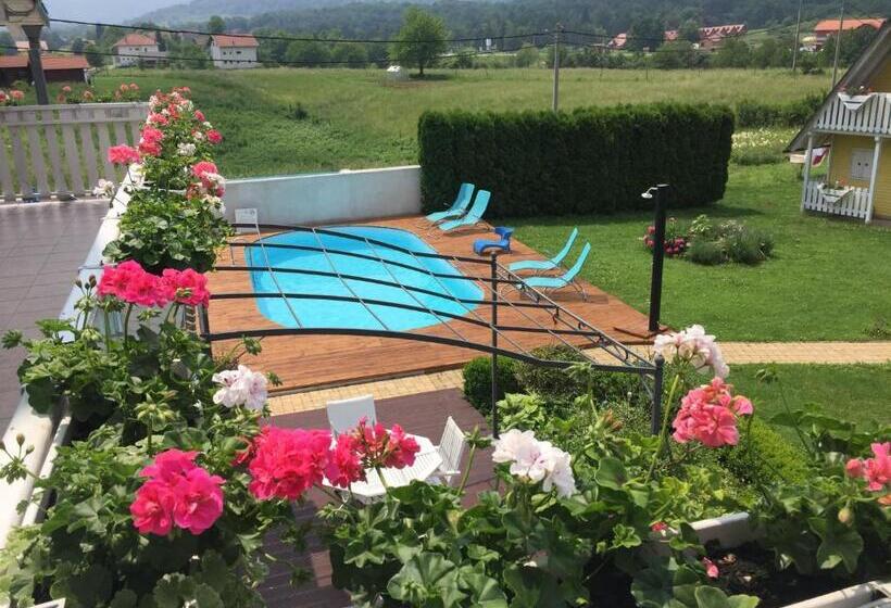 Pool Apartments Plitvice Lakes