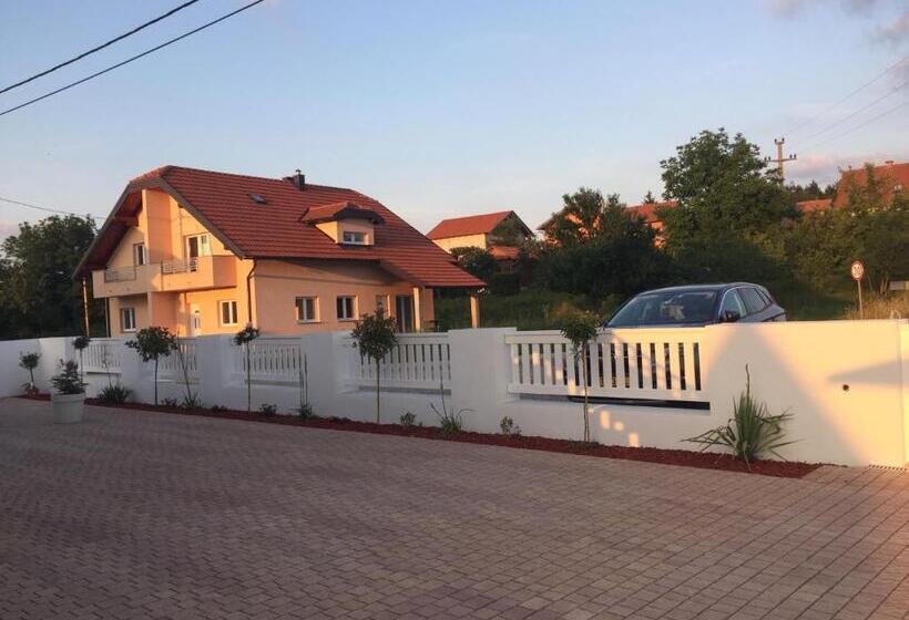 Pool Apartments Plitvice Lakes