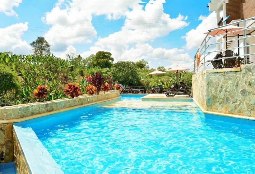 تختخواب و صبحانه Loma Verde Premium