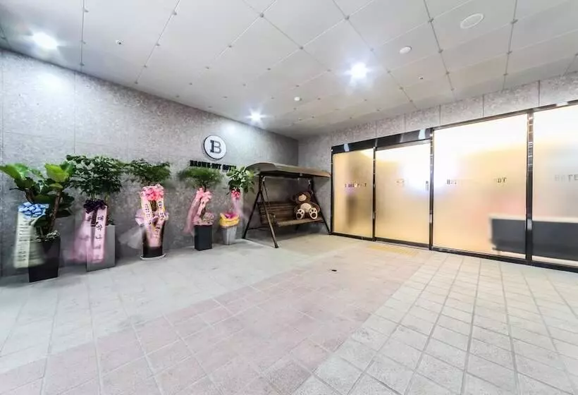 Browndot Hotel   Gold