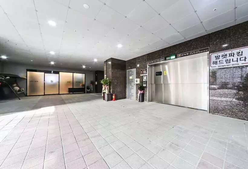 Browndot Hotel   Gold