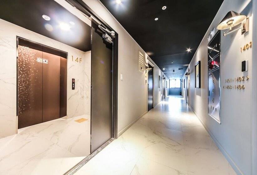 Browndot Hotel   Gold