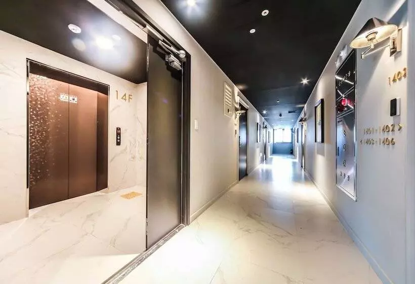 Browndot Hotel   Gold