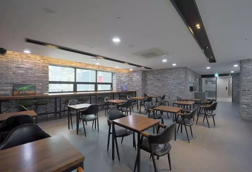 Browndot Hotel   Gold