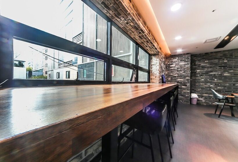 Browndot Hotel   Gold