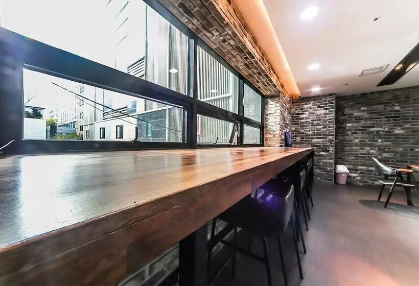 Browndot Hotel   Gold