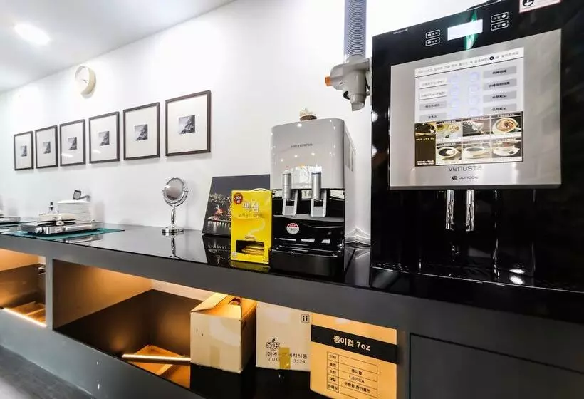 Browndot Hotel   Gold