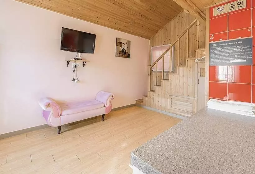 Gapyeong Staysumok Pool Villa Pension