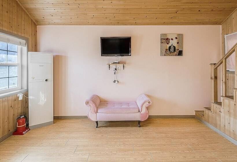 Gapyeong Staysumok Pool Villa Pension