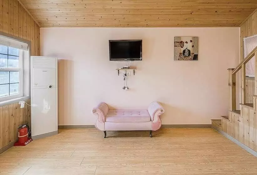 Gapyeong Staysumok Pool Villa Pension