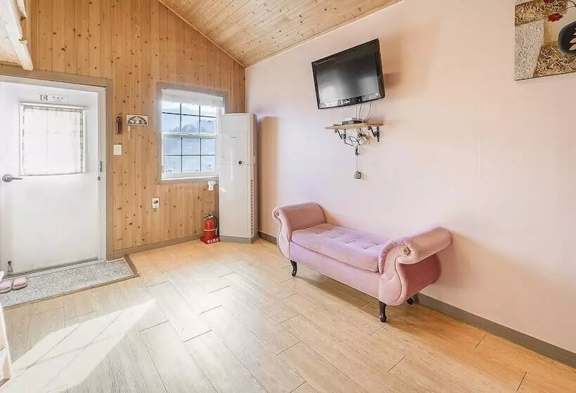 Gapyeong Staysumok Pool Villa Pension