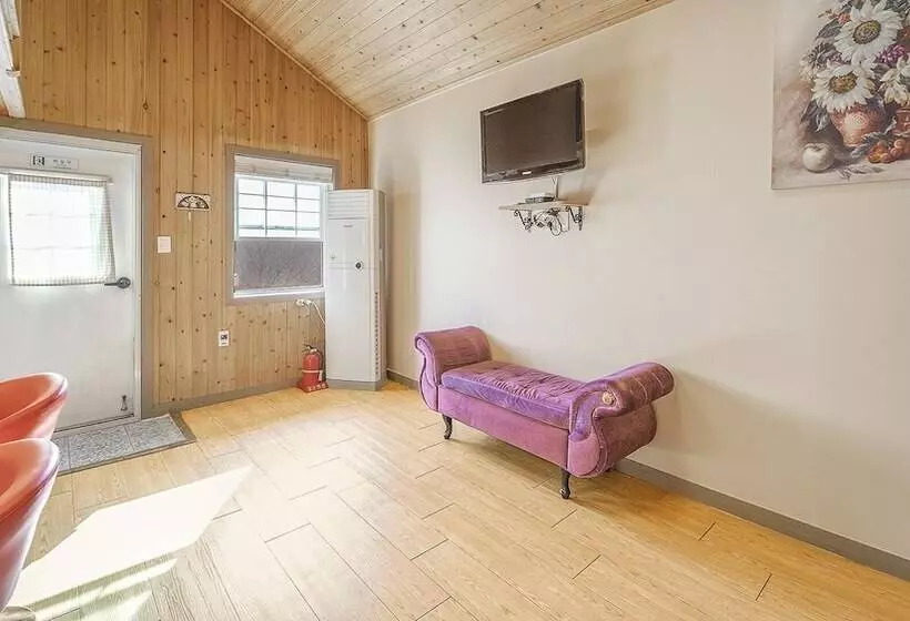 Gapyeong Staysumok Pool Villa Pension