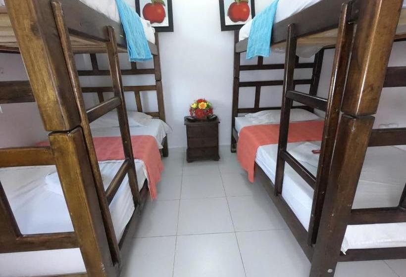 مسافرخانه Taganga S Sunset