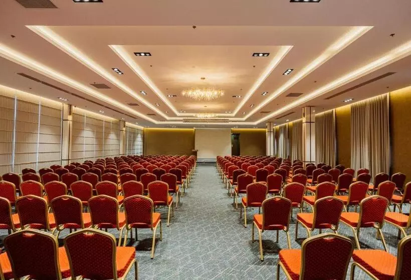 ホテル Best Western Plus Batumi