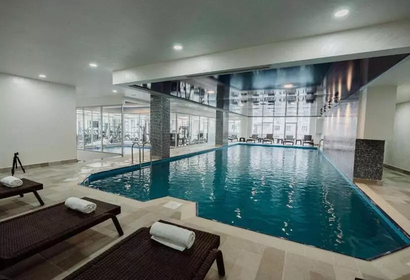 ホテル Best Western Plus Batumi