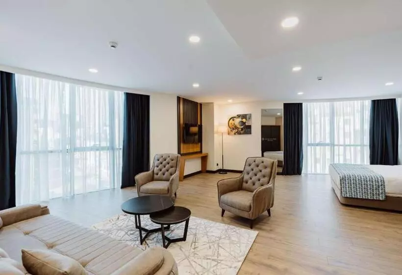 ホテル Best Western Plus Batumi