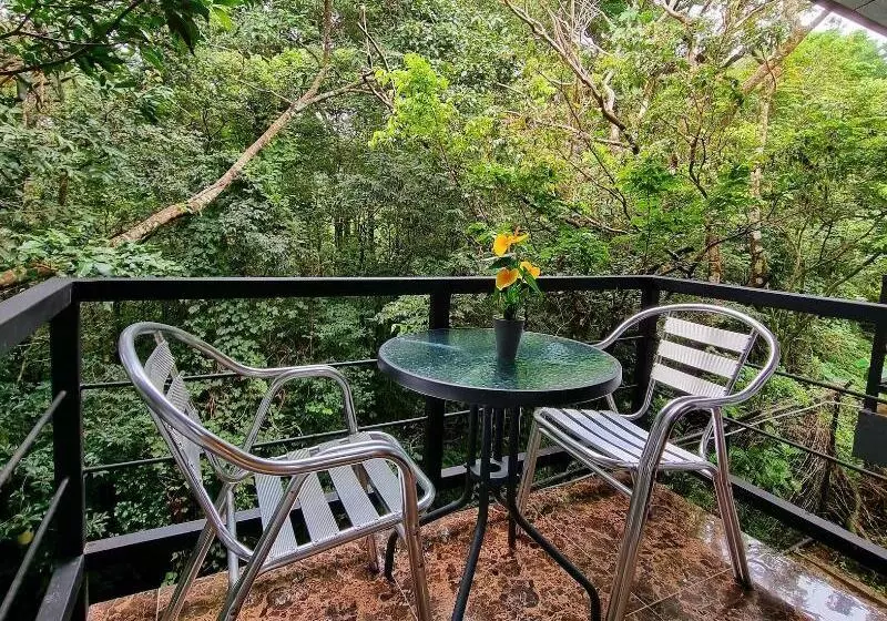 Hotelli Calathea Lodge Monteverde