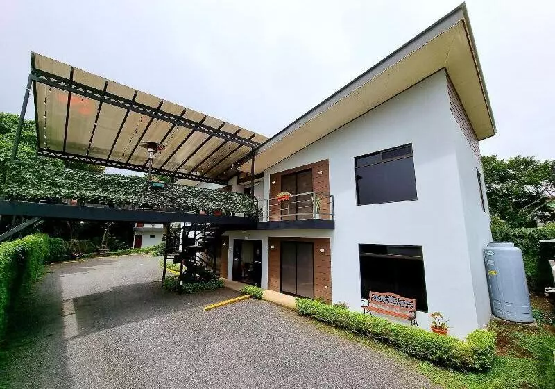 Hotelli Calathea Lodge Monteverde